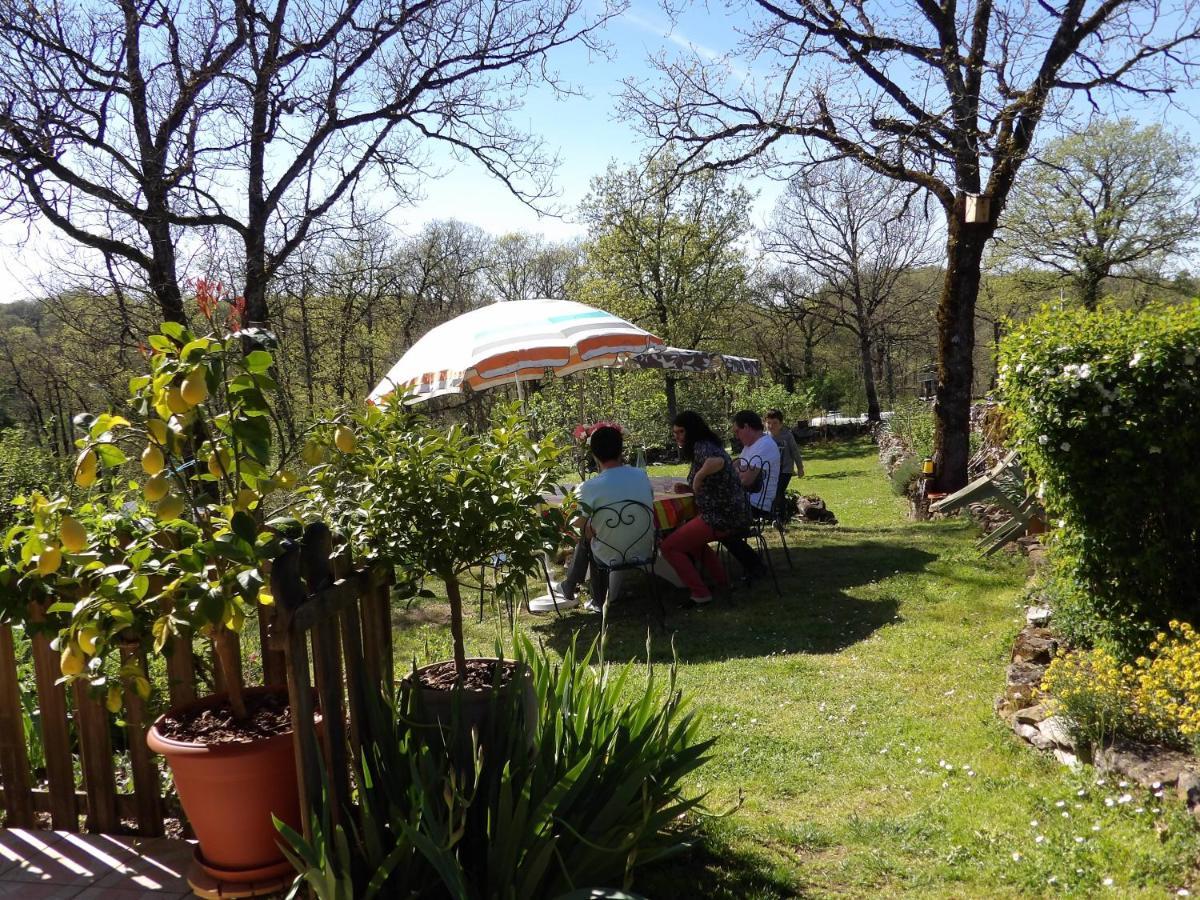Bed and Breakfast Aux Deux Colombes Padirac Exterior foto